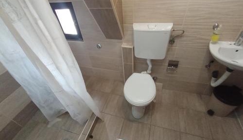 One-Bedroom Apartment with View
