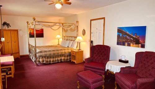 Suite with Hot Tub