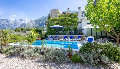 Six-Bedroom Holiday Home