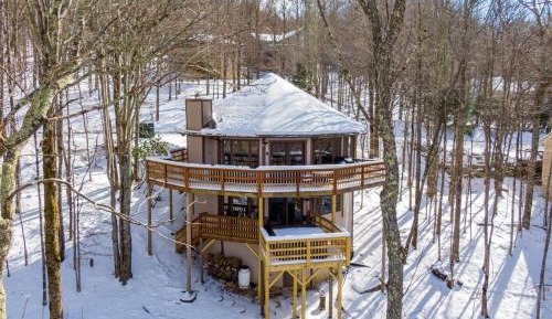 Three-Bedroom Holiday Home 