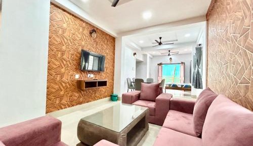 Three-Bedroom Premium Apartment with Balcony