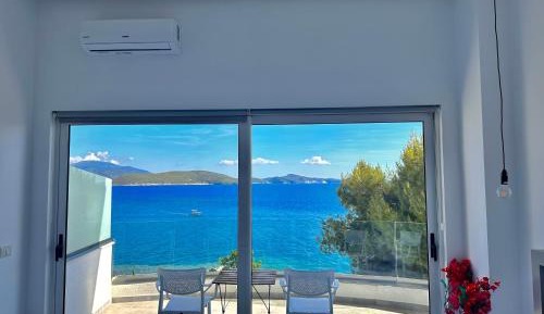 Deluxe Suite with Sea View