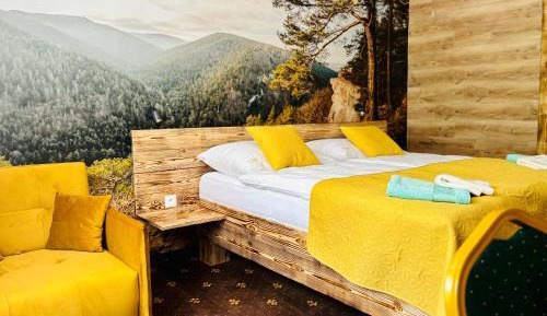 Deluxe Double Room (2 Adults + 1 Child)