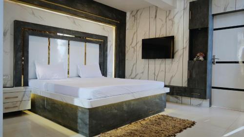 King Room with Lake View