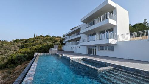 Deluxe Double or Twin Room with Sea View