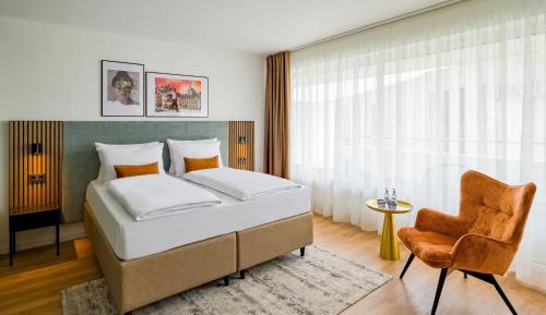 Business King Room