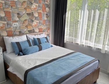Deluxe Double Room (2 Adults + 1 Child)