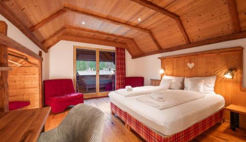 Double or Twin Room with Balcony and Mountain View