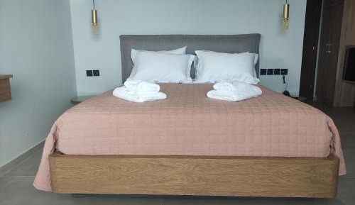 Deluxe Double Room with Balcony and Sea View