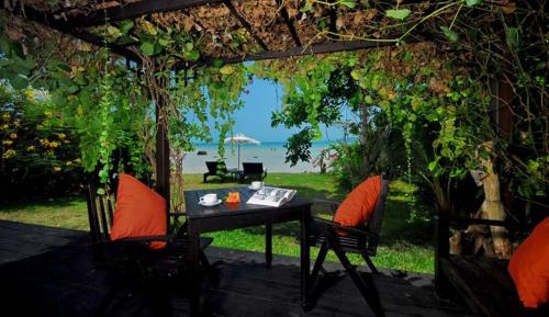 Villa - Beach Front
