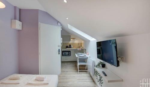 Studio with Sofa Bed