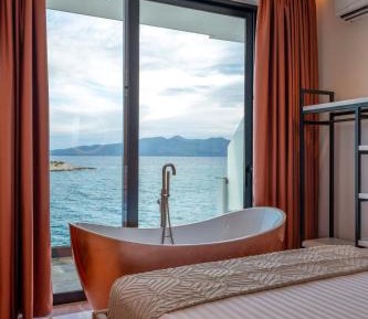 Deluxe Double Room with Balcony and Sea View