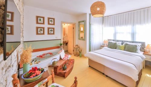 Double Room with Spa Bath