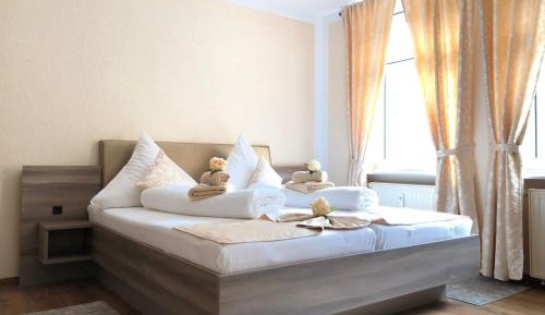 Twin Room with Shared Bathroom