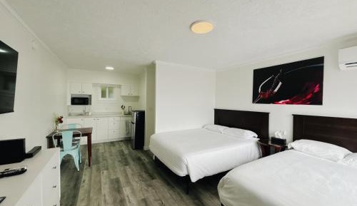 Ocean View Room with Two Double Beds	
