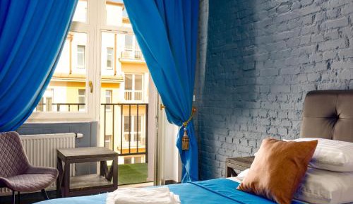 Superior One-Bedroom Apartment with Balcony