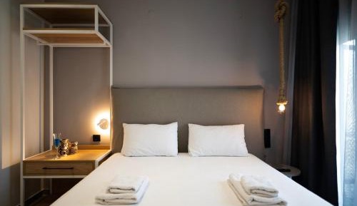 Deluxe Double or Twin Room with City View