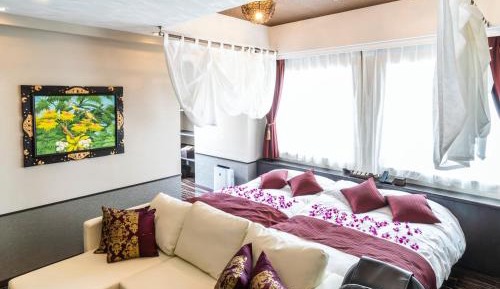 Twin Room with Private Bathroom