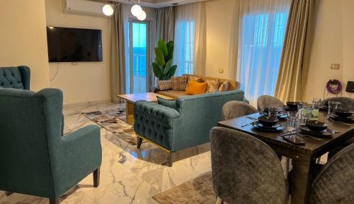 Three-Bedroom Apartment - Corner Sea View
