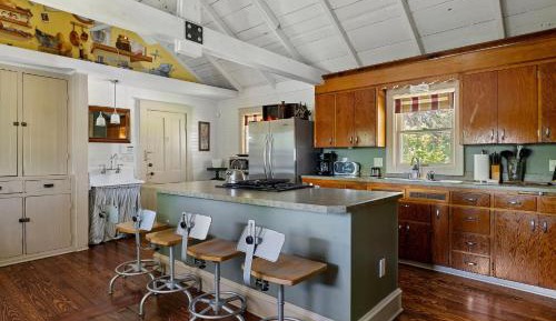 Three-Bedroom Holiday Home 