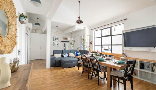 Three-Bedroom Deluxe Apartment