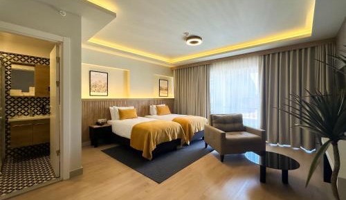 Grand Deluxe Double or Twin Room 