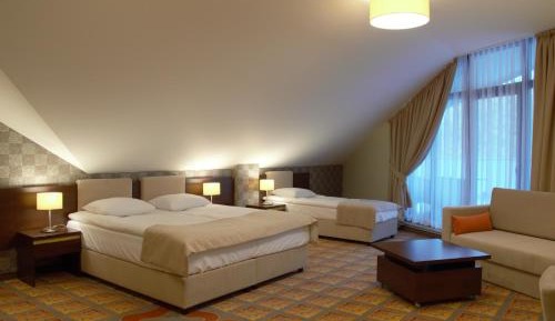Quadruple Room with Private Bathroom