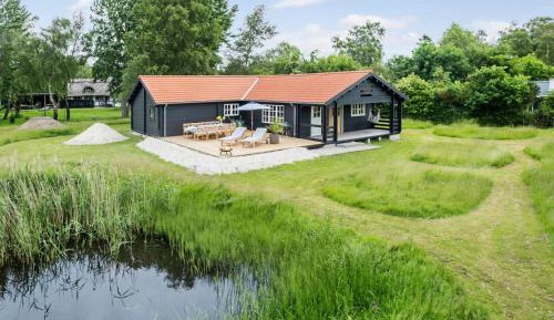 Three-Bedroom Holiday Home 