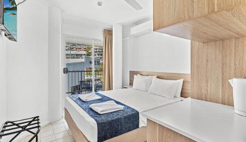 Corner Queen Room with Balcony