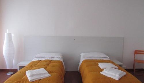 Budget Triple Room with Shared Bathroom