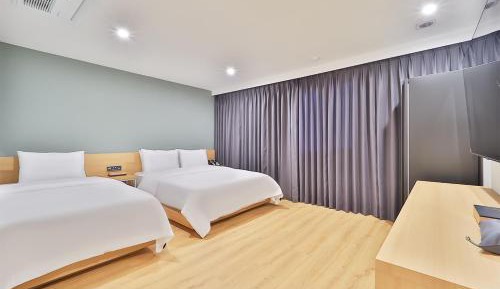 Family Twin Room