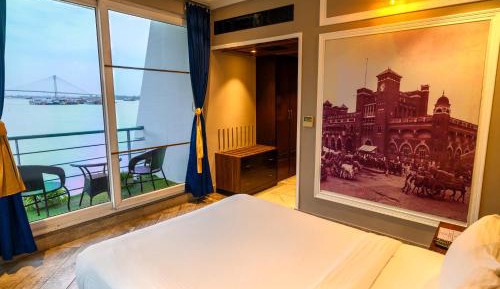 Junior Suite with Balcony
