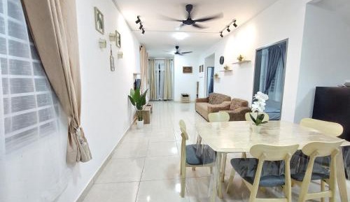 Three-Bedroom Townhouse