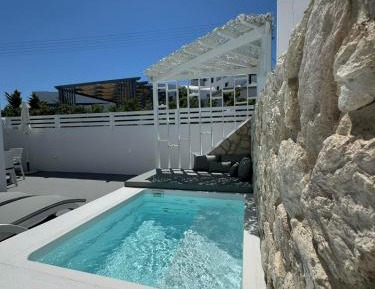 Suite with Outdoor Hot Tub