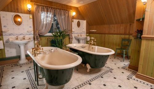 One-Bedroom Cottage