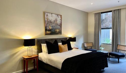 Deluxe King Suite
