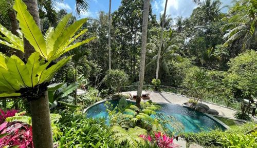 Three Bedroom Villa with Executive Studio as King Bedroom Suite