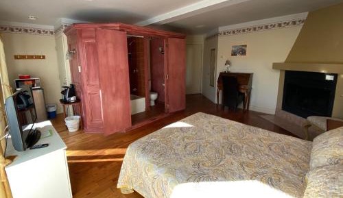 Queen Room with Balcony