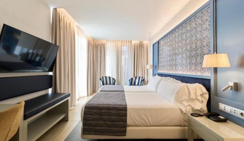 Superior Twin Room with Terrace and Private Pool