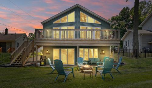 Four-Bedroom Holiday Home