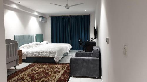 Deluxe Family Suite