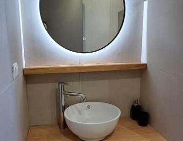 Studio (2 Adults)