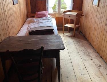 Single Room with Shared Bathroom