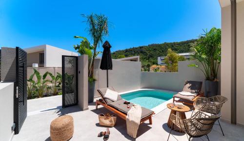 Suite with Private Pool