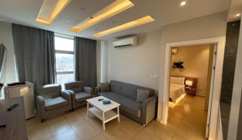 Deluxe Room (2 Adults + 1 Child)