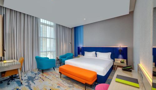 Queen Room with City View - Non-Smoking