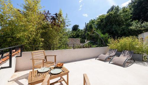 One-Bedroom Apartment with Terrace