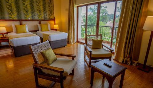 Villa with Three King Beds and Balcony