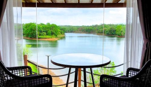Family Room with Lake View