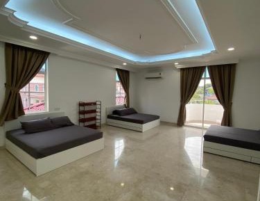 Superior Family Room